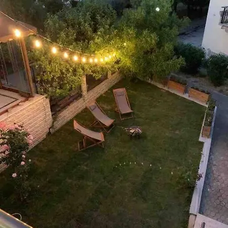 Villa Peaceful Sea Front. 3 Bedrooms House W/ Basement. *