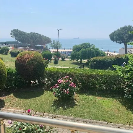 Villa Peaceful Sea Front. 3 Bedrooms House W/ Basement.